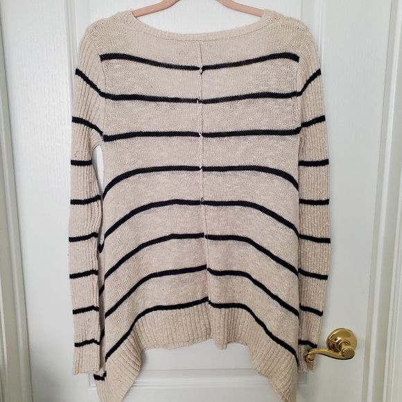 Buckle Daytrip Striped Sweater - Picture 4 of 6